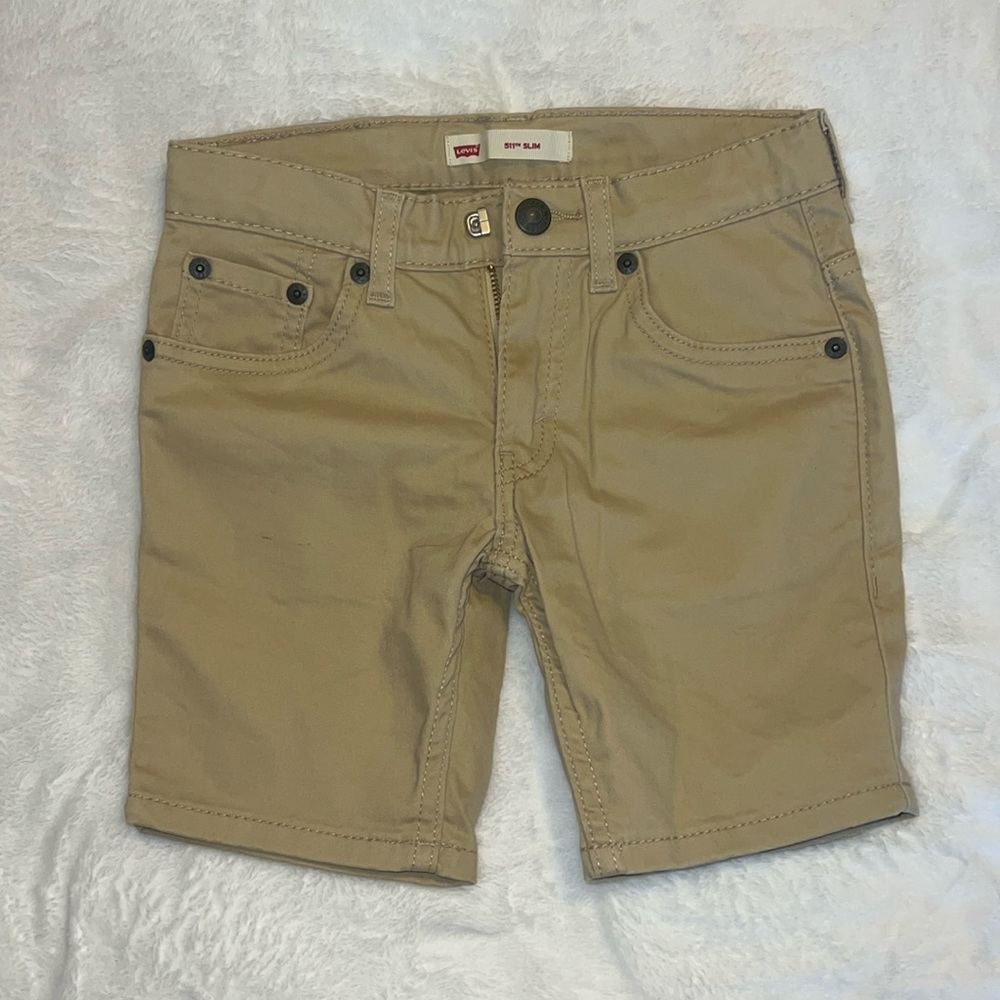 Kids Levi’s khaki shorts
